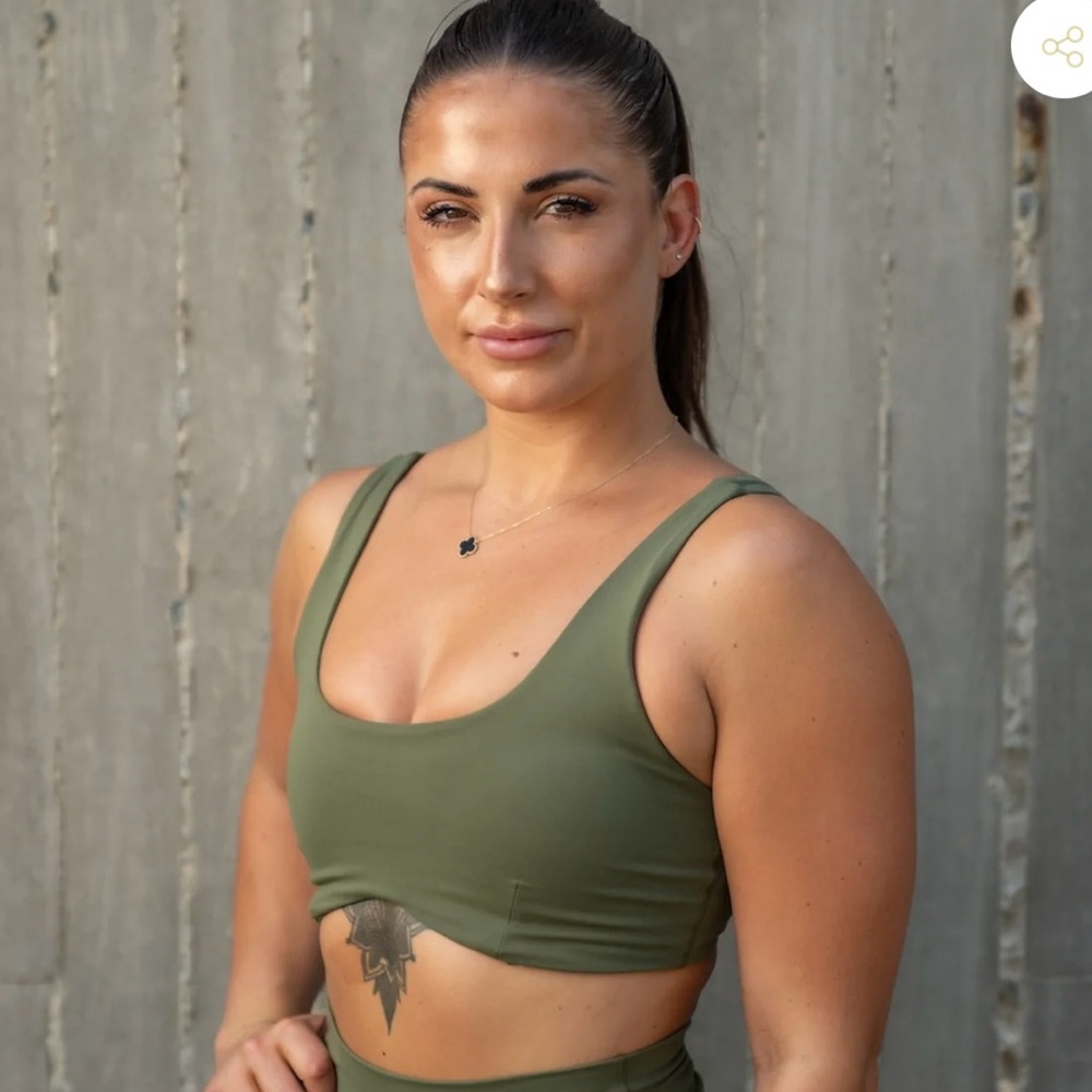 TYC Sculpt contour sports bra, olivine, size L